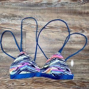 VICTORIAS SECRET BRALETTE BRA WITH REMOVABLE PADS